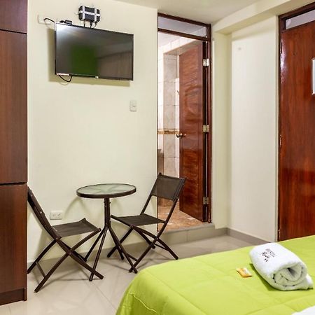 Hostal Florida 齐克拉约 外观 照片