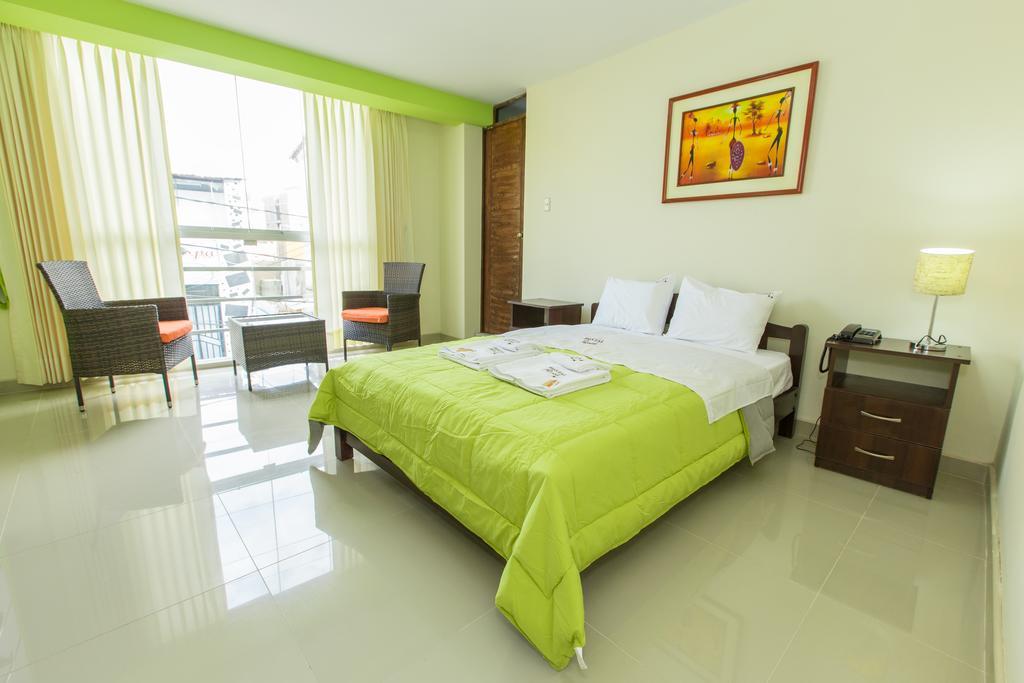Hostal Florida 齐克拉约 外观 照片