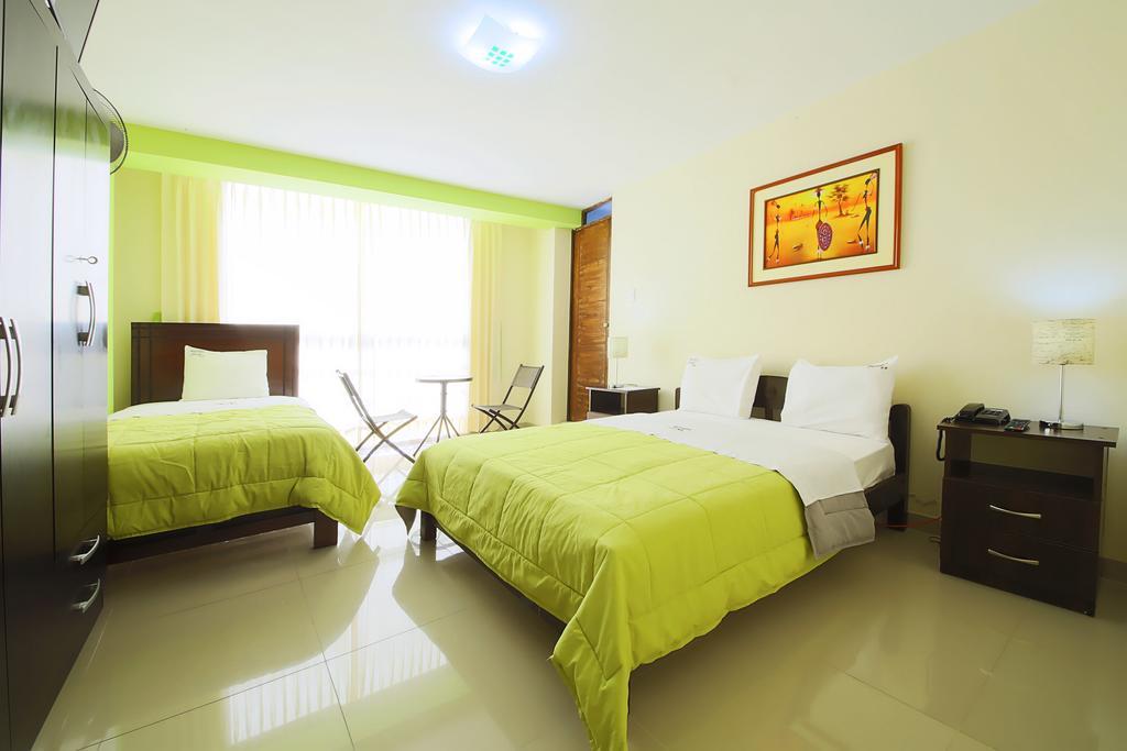 Hostal Florida 齐克拉约 外观 照片