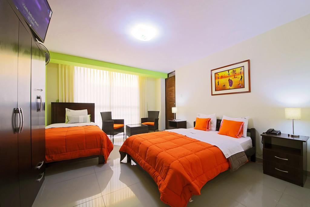 Hostal Florida 齐克拉约 外观 照片