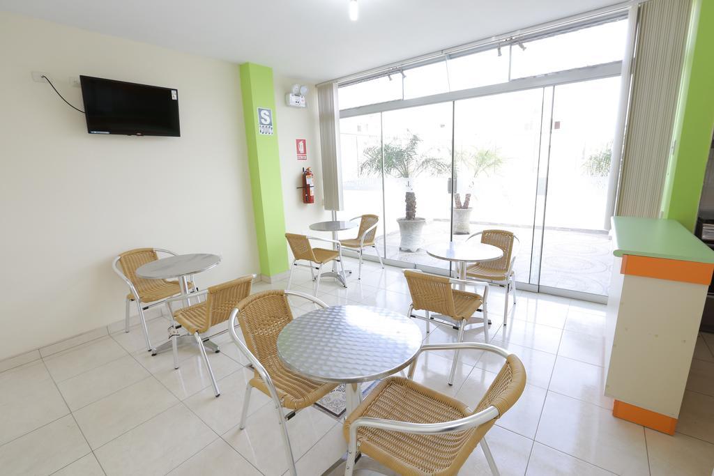 Hostal Florida 齐克拉约 外观 照片