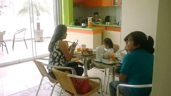 Hostal Florida 齐克拉约 外观 照片