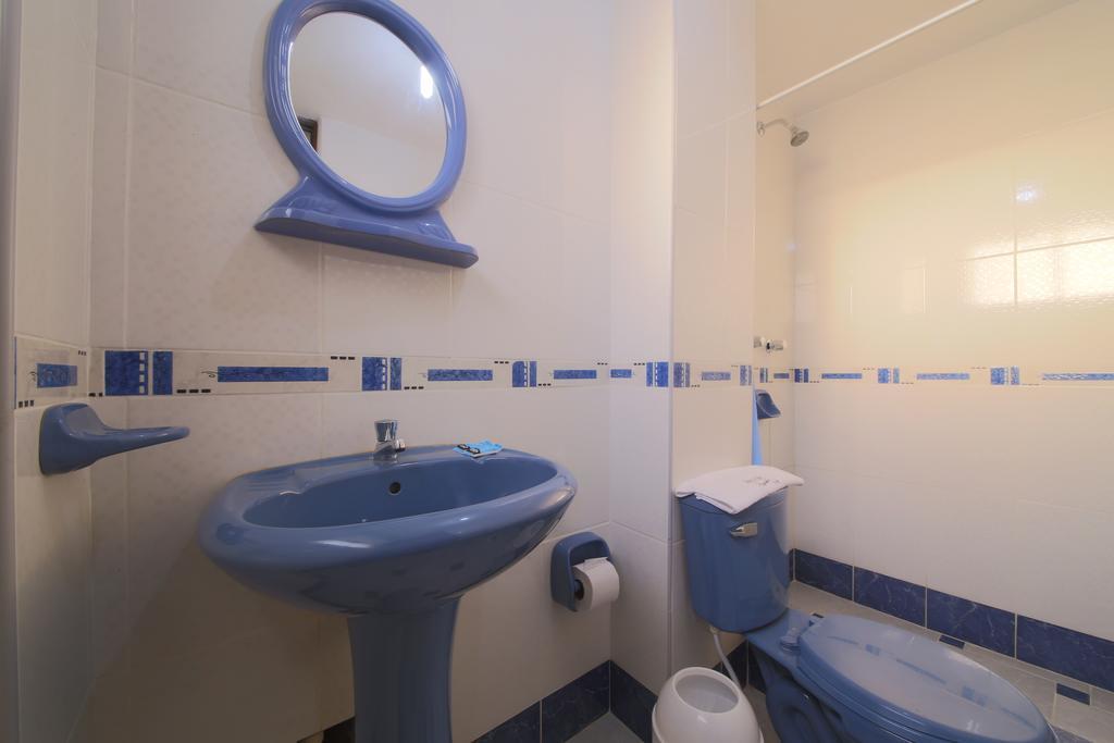 Hostal Florida 齐克拉约 外观 照片