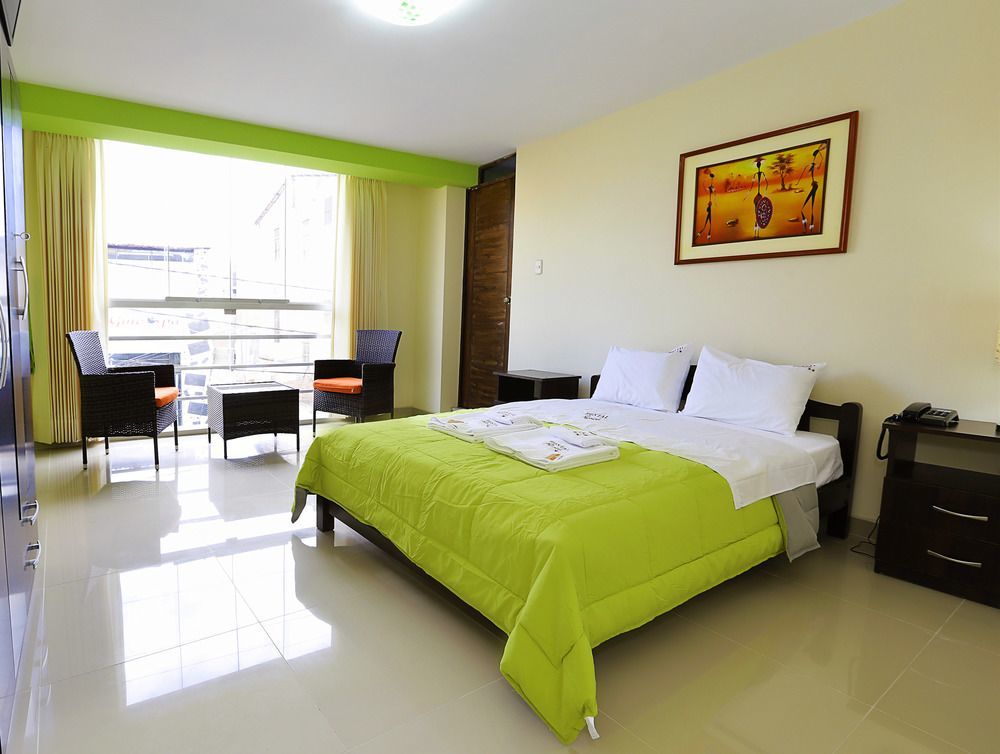 Hostal Florida 齐克拉约 外观 照片