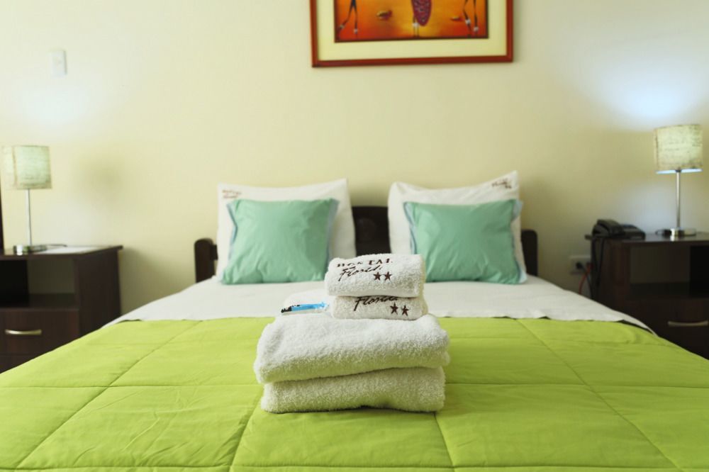 Hostal Florida 齐克拉约 外观 照片