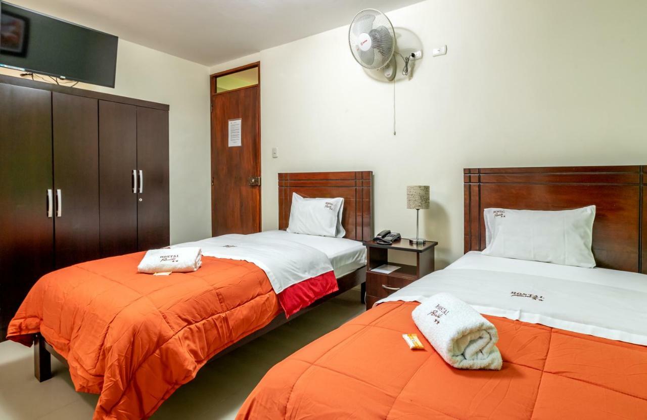 Hostal Florida 齐克拉约 外观 照片