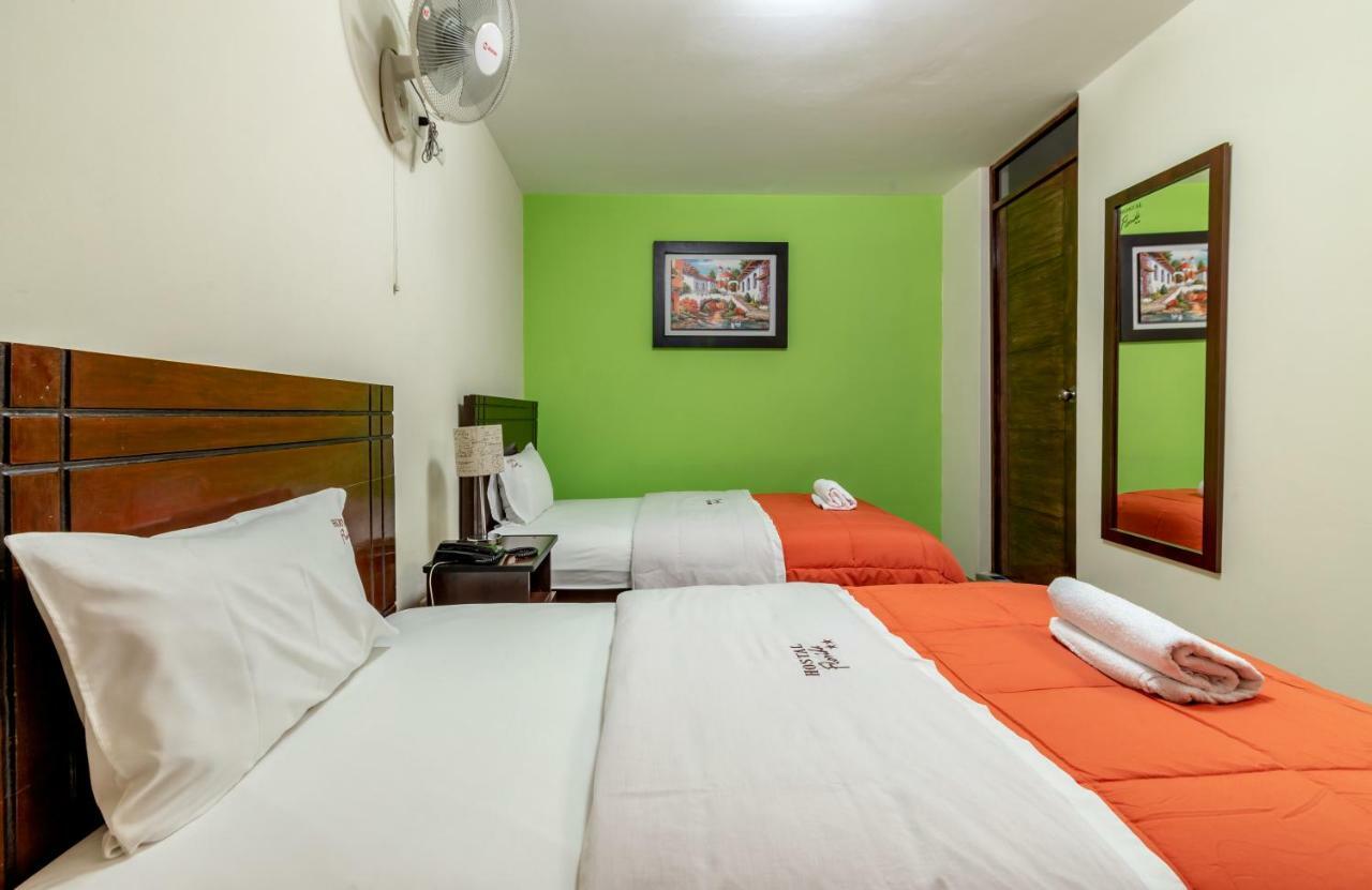 Hostal Florida 齐克拉约 外观 照片