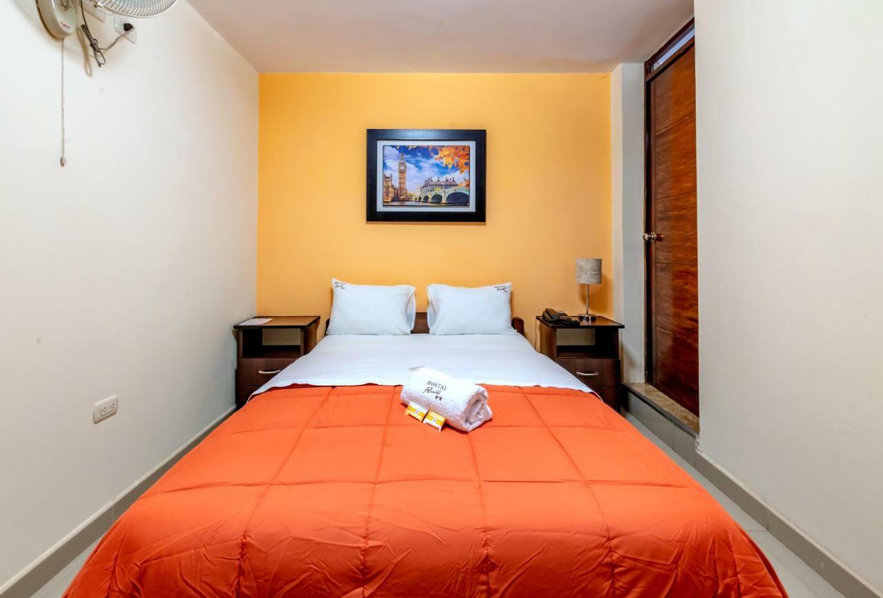 Hostal Florida 齐克拉约 外观 照片